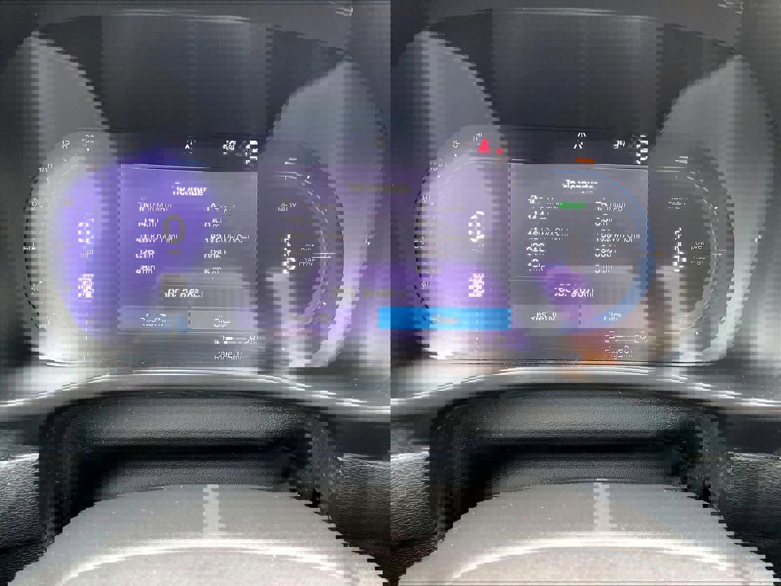 Used 2023 Volvo C40 P8 Recharge Ultimate image 23