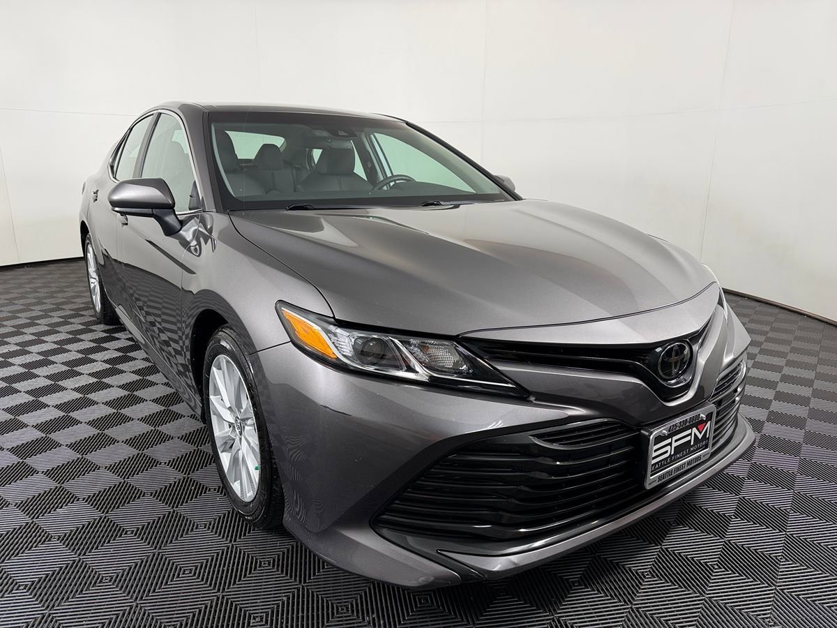 Used 2019 Toyota Camry LE FWD image 5