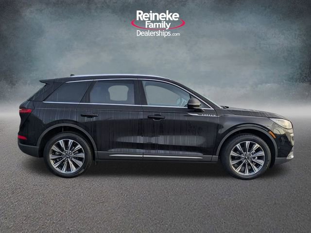 Used 2023 Lincoln Corsair Reserve w/ Towing Package AWD/4WD image 4