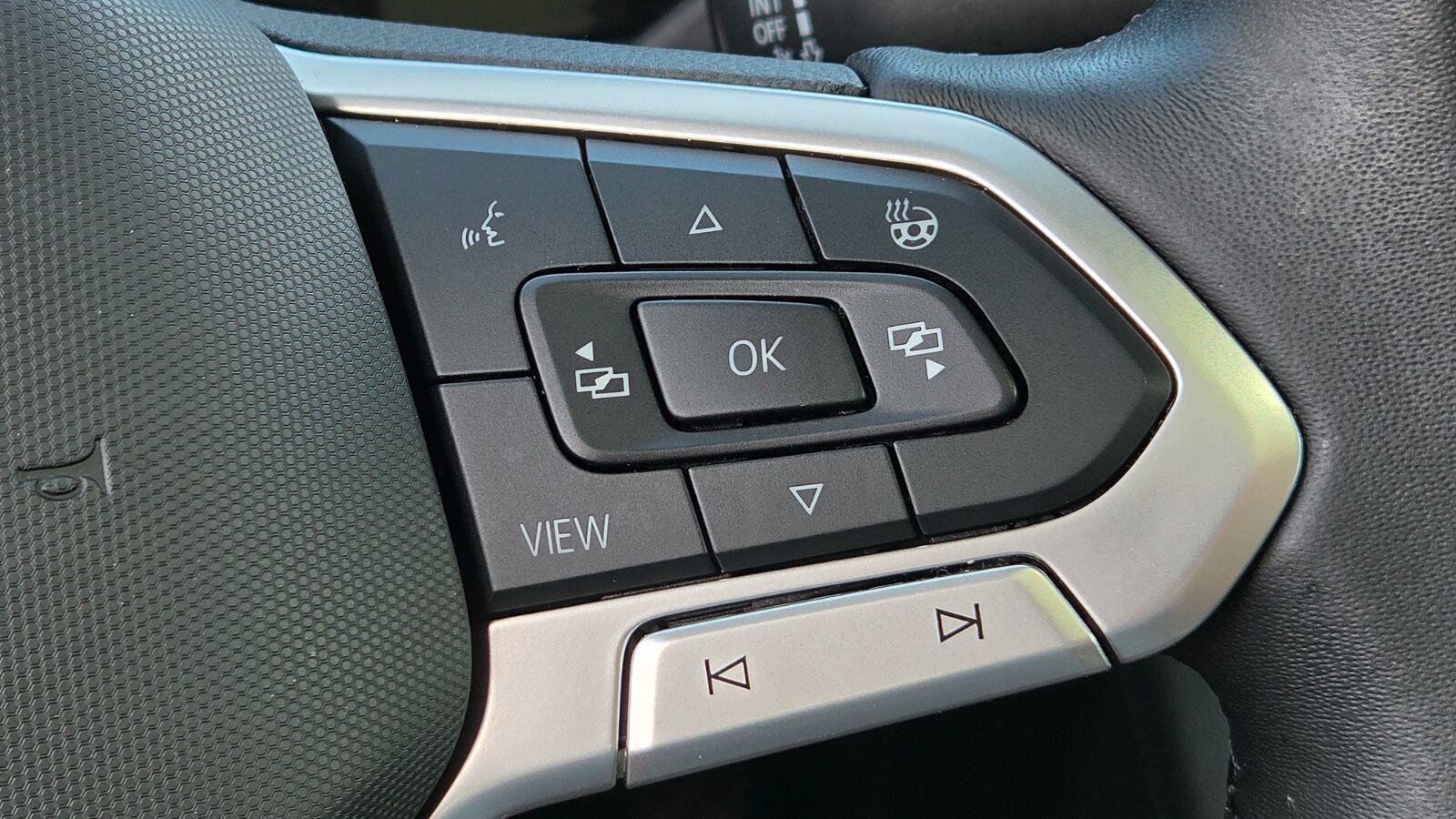 Certified 2023 Volkswagen Jetta SEL FWD image 29