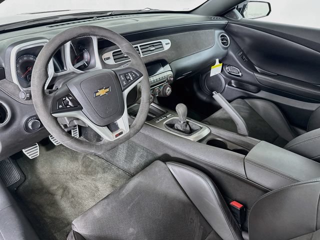 Used 2015 Chevrolet Camaro Z/28 RWD image 12