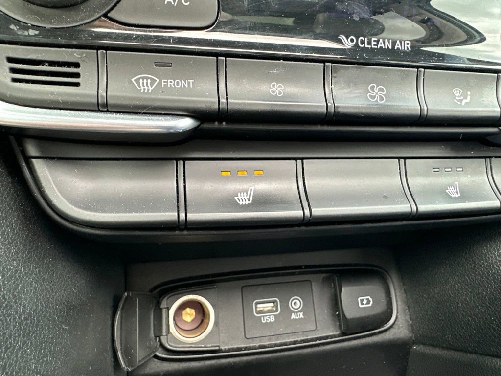 Used 2019 Hyundai Santa Fe Limited AWD/4WD image 6