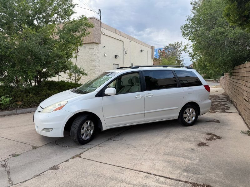 Used 2006 Toyota Sienna XLE w/ XLE Pkg 3 FWD image 5