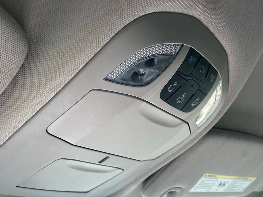 Used 2023 Chrysler Pacifica Touring-L FWD image 28
