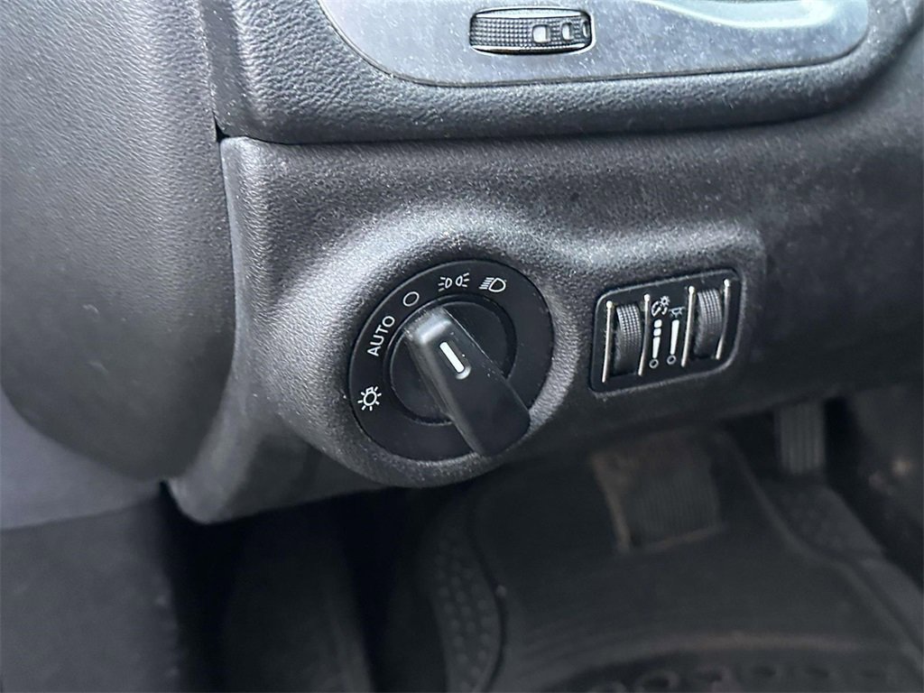 Used 2014 Dodge Dart SXT image 18