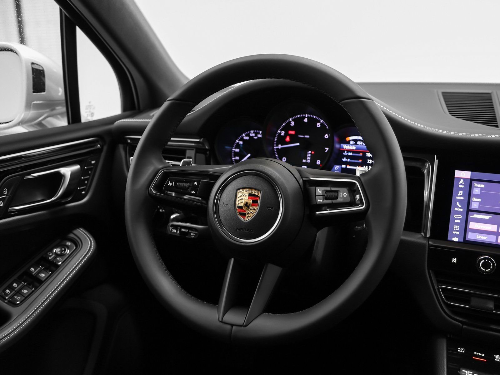 New 2026 Porsche Macan image 31