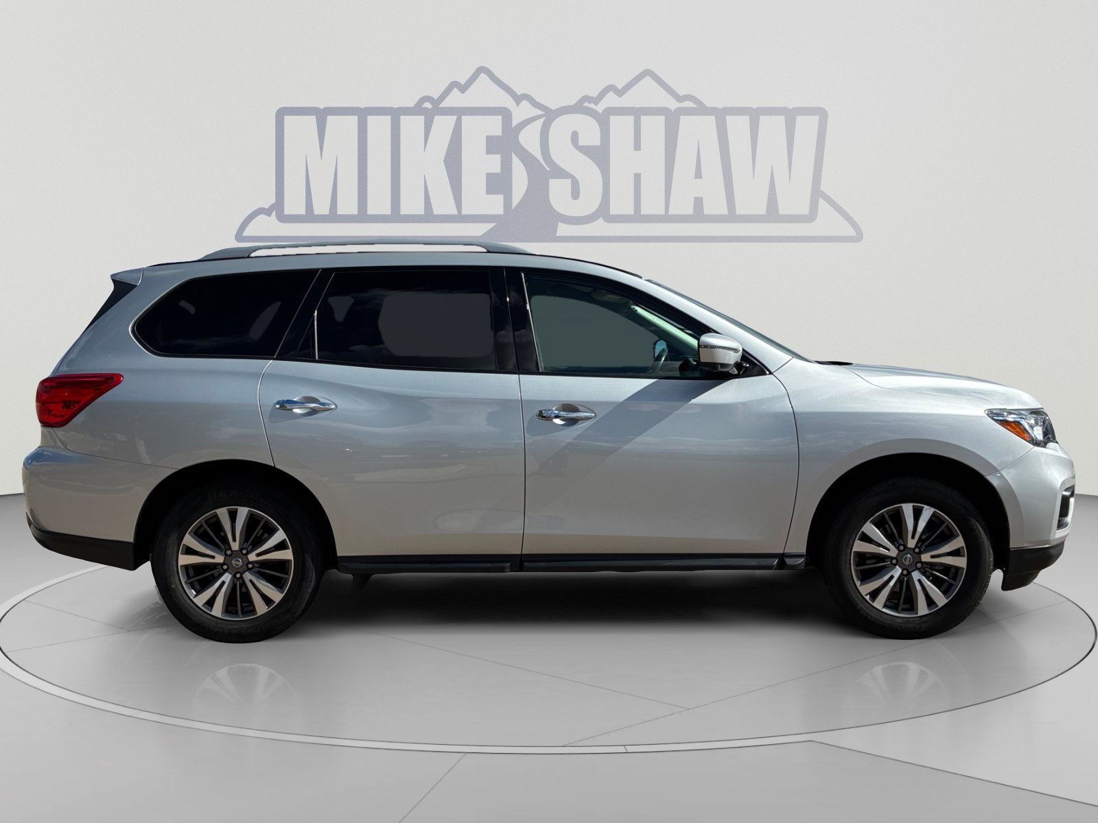Used 2018 Nissan Pathfinder SL AWD/4WD image 6