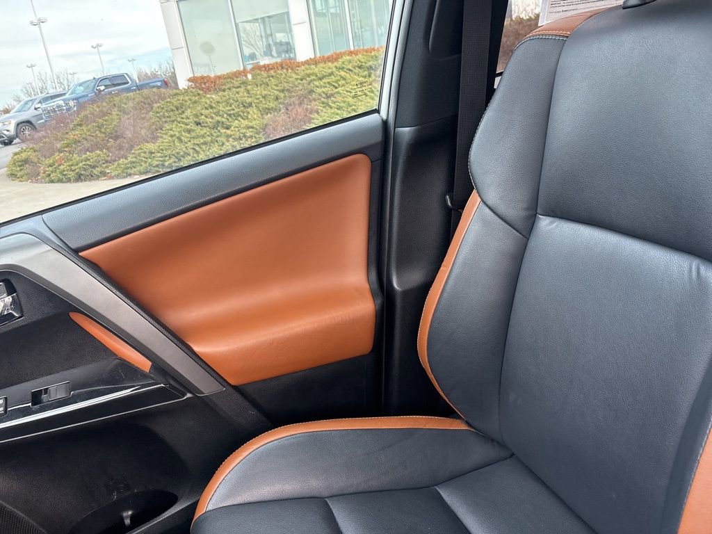 Used 2017 Toyota RAV4 SE w/ Power Special Value Package image 25