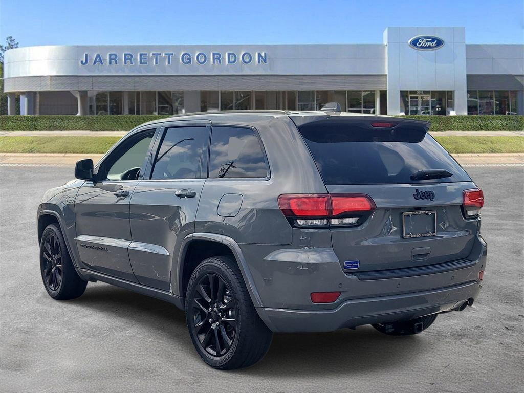 Used 2020 Jeep Grand Cherokee Altitude RWD image 3