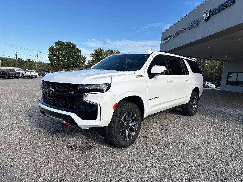 Used 2024 Chevrolet Suburban Z71 w/ Luxury Package image 3