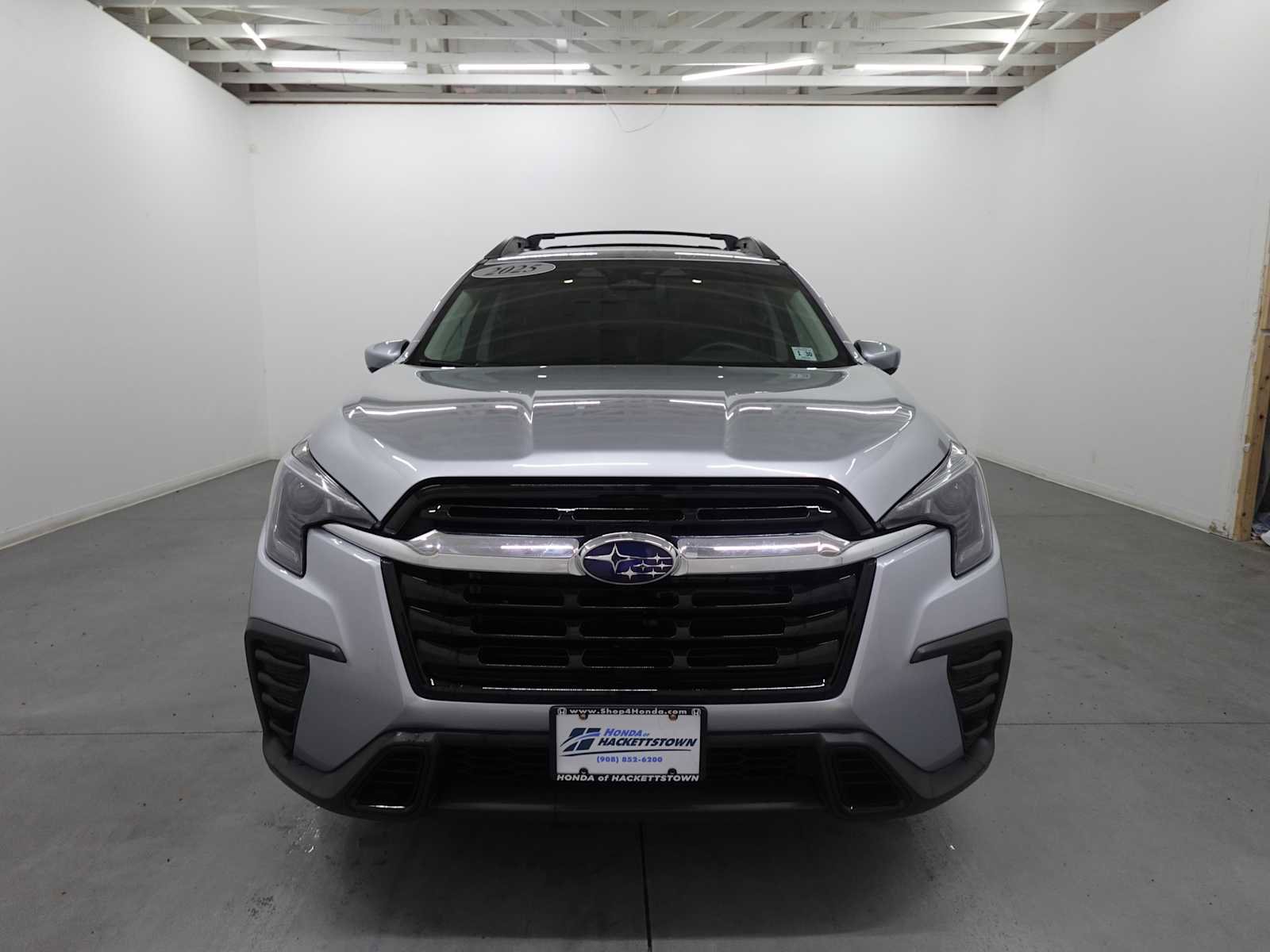 Used 2025 Subaru Ascent Premium AWD/4WD image 2
