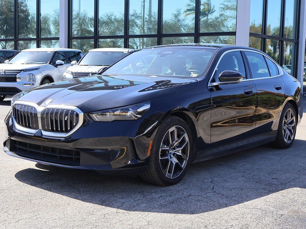 Used 2025 BMW i5 xDrive40 w/ Premium Package AWD/4WD image 10