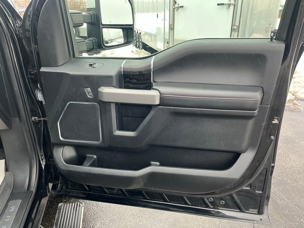 Used 2018 Ford F150 Platinum w/ Equipment Group 701A Luxury image 23