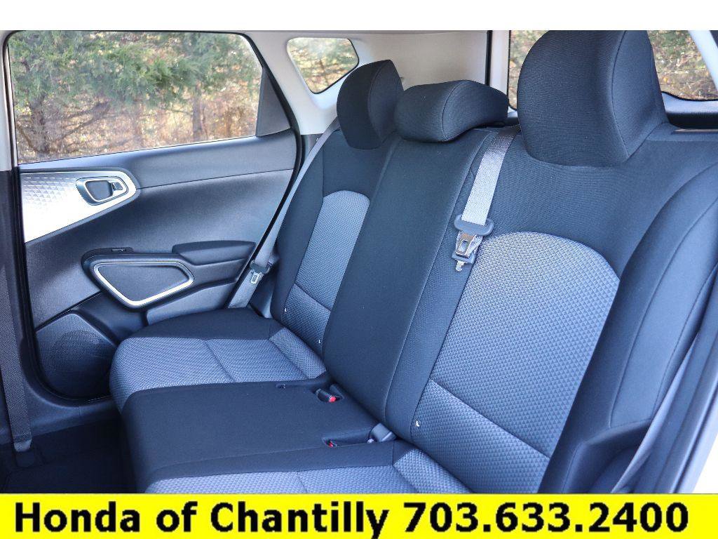 Used 2023 Kia Soul LX w/ LX Technology Package image 22