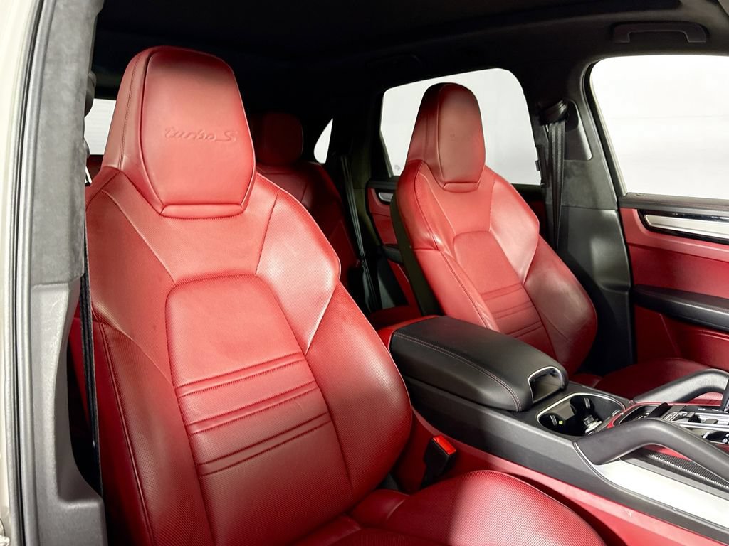 Certified 2023 Porsche Cayenne Turbo S AWD/4WD image 19
