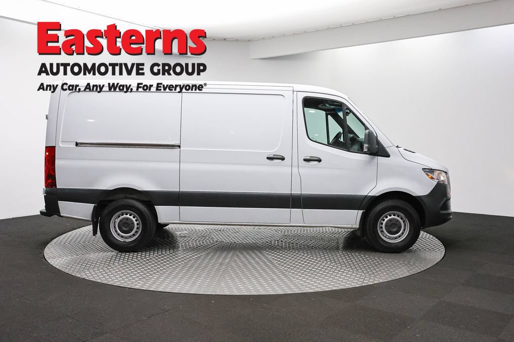 Used 2019 Freightliner Sprinter 2500 RWD image 4