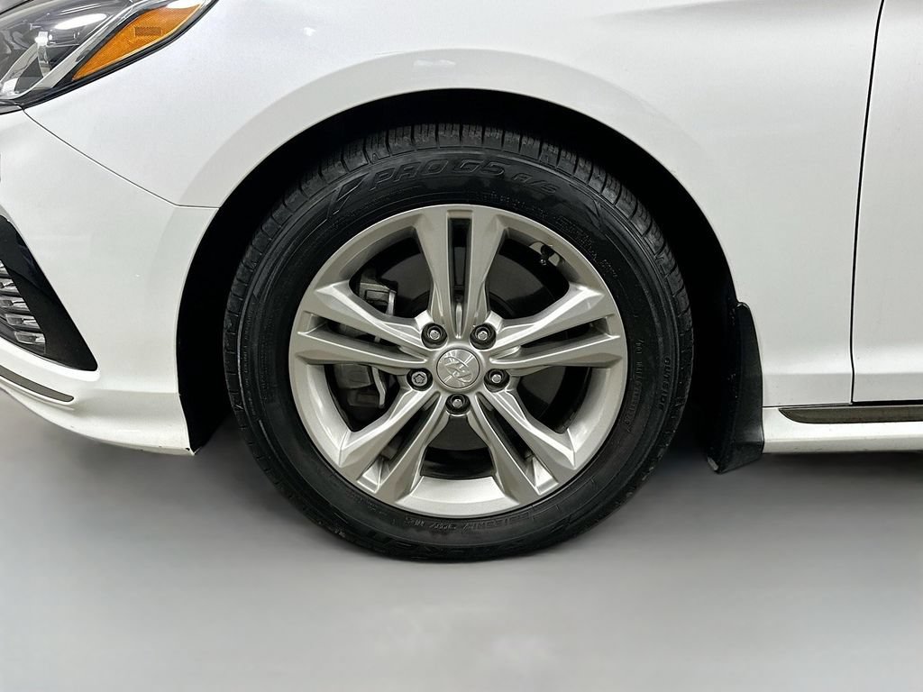 Used 2019 Hyundai Sonata Sport w/ Tech Package 03 FWD image 8