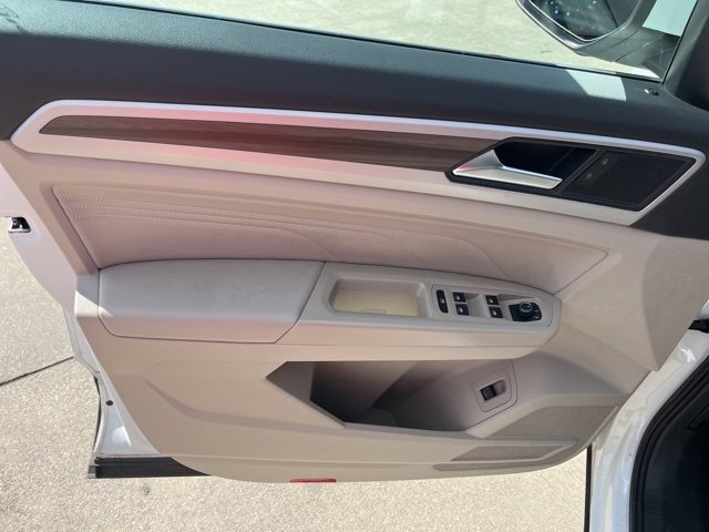 Used 2021 Volkswagen Atlas SEL w/ MDO Package (Bench Seat) image 11