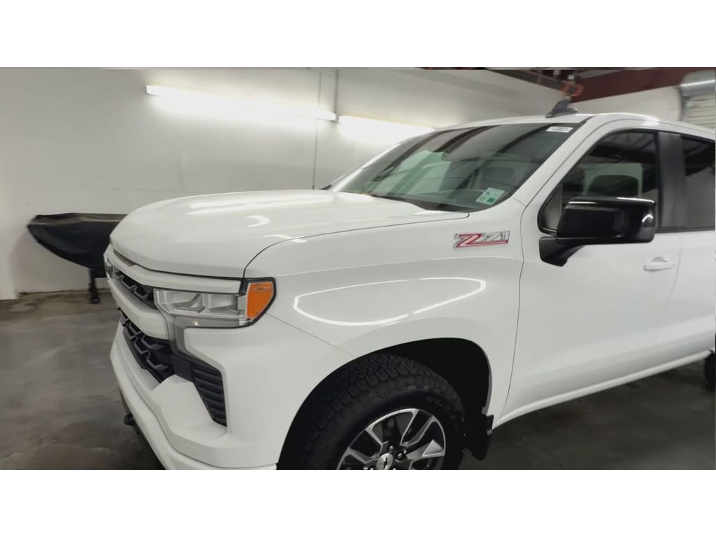 Used 2024 Chevrolet Silverado 1500 RST AWD/4WD image 4