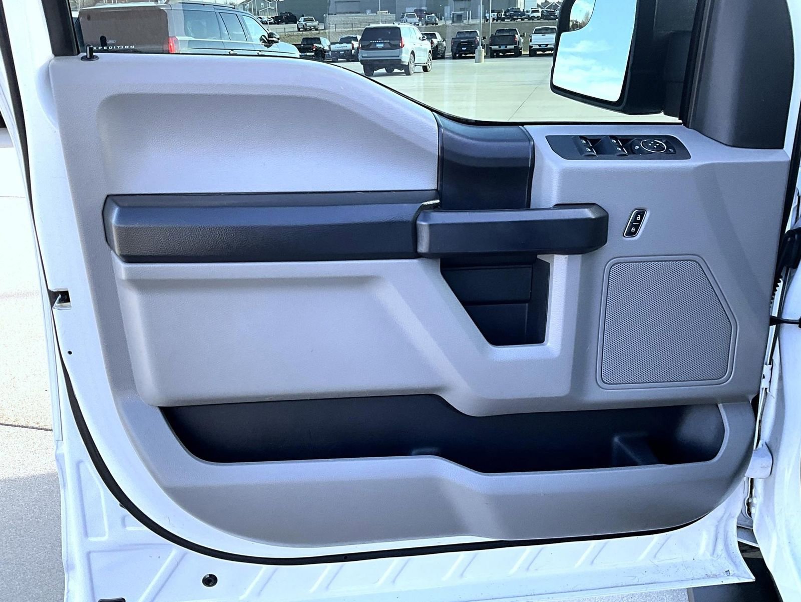 Used 2015 Ford F150 XL w/ Equipment Group 101A Mid image 9