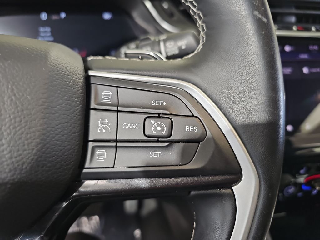 Used 2022 Jeep Grand Cherokee Altitude AWD/4WD image 21