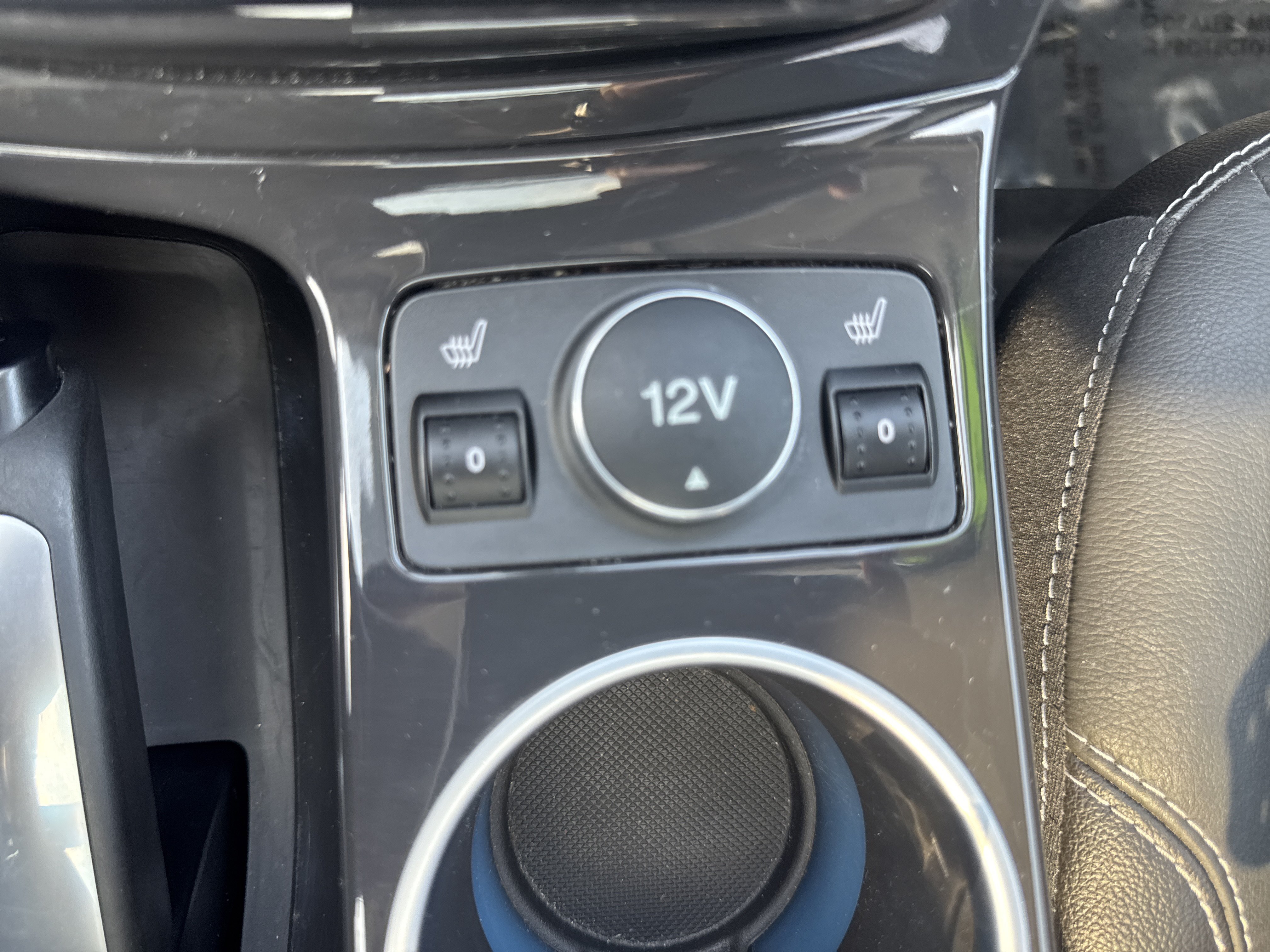 Used 2016 Ford Escape Titanium w/ Equipment Group 301A AWD/4WD image 32
