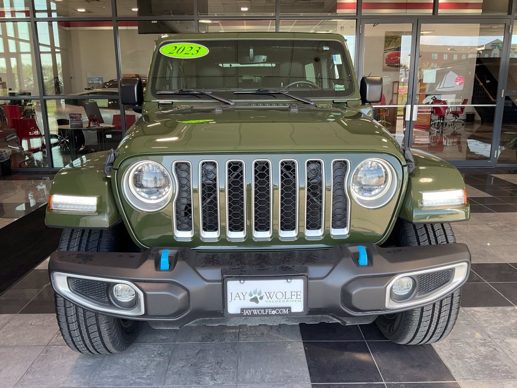 Used 2023 Jeep Wrangler Unlimited Sahara w/ Cold Weather Group AWD/4WD image 2