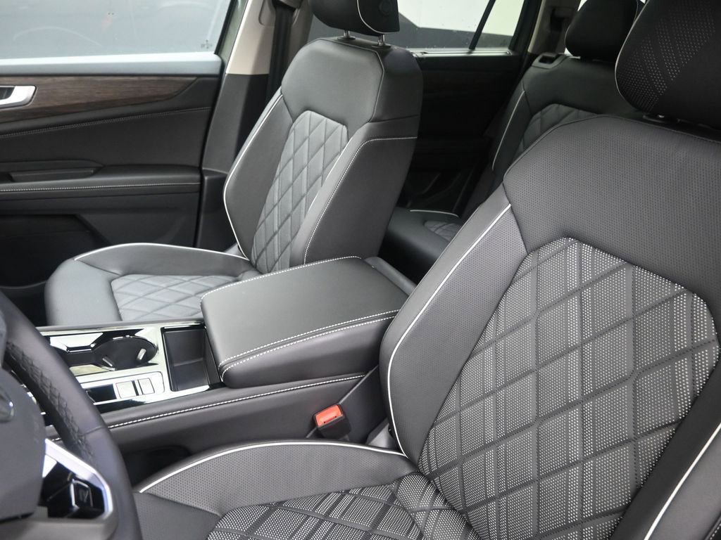 Used 2025 Volkswagen Atlas SEL Premium R-Line image 25