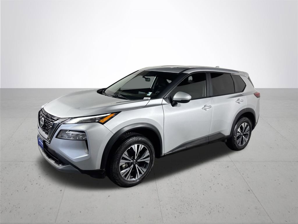 Used 2022 Nissan Rogue SV image 2