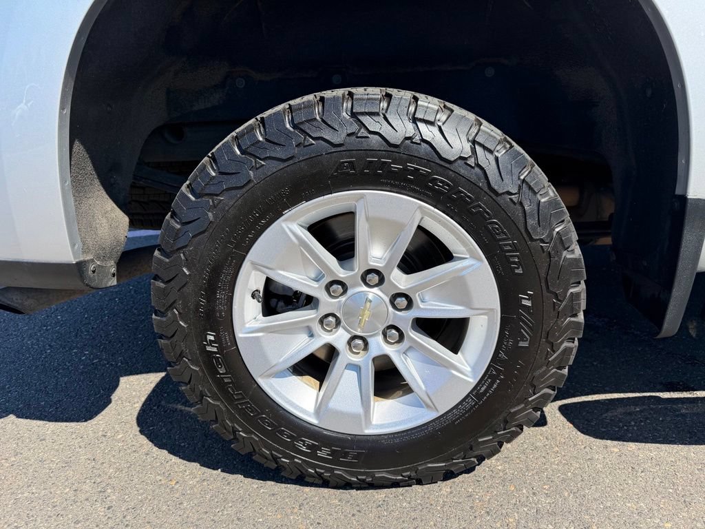Used 2020 Chevrolet Silverado 1500 LT w/ All-Star Edition AWD/4WD image 9