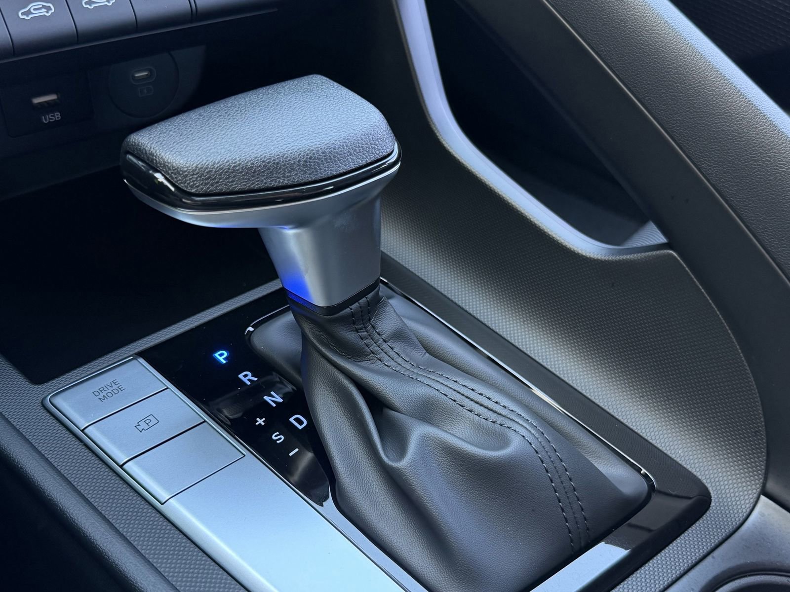 Certified 2026 Hyundai Elantra SE FWD image 18