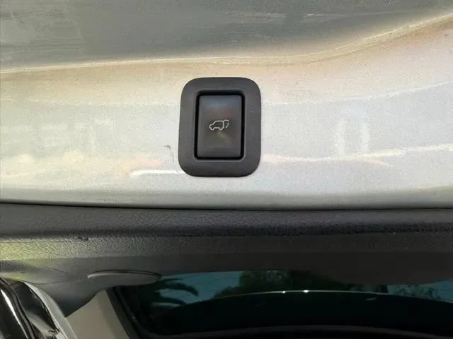 Used 2017 Toyota Highlander Limited Platinum w/ Carpet Mat Package FWD image 34