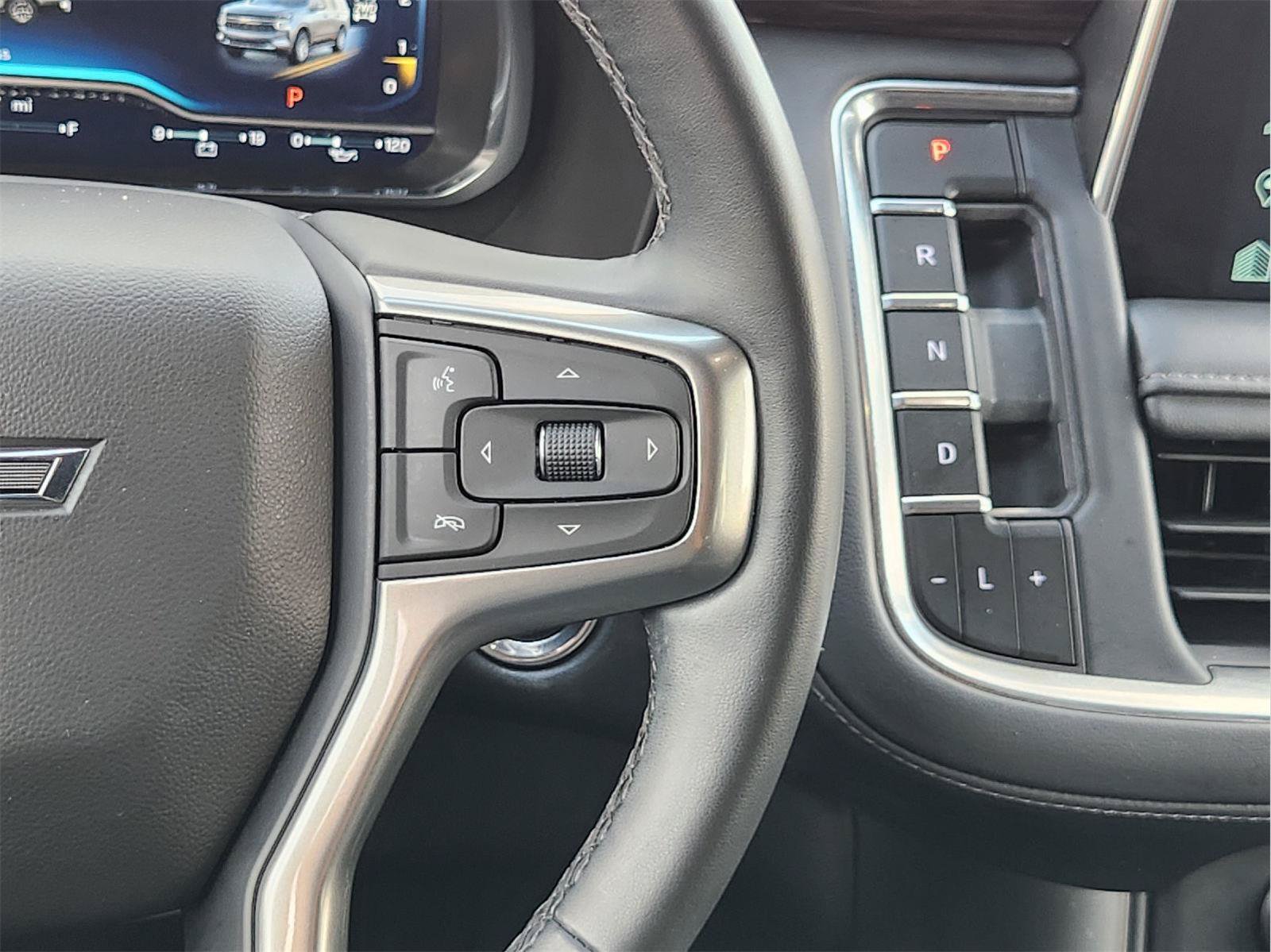 Used 2023 Chevrolet Suburban Z71 w/ Luxury Package AWD/4WD image 29