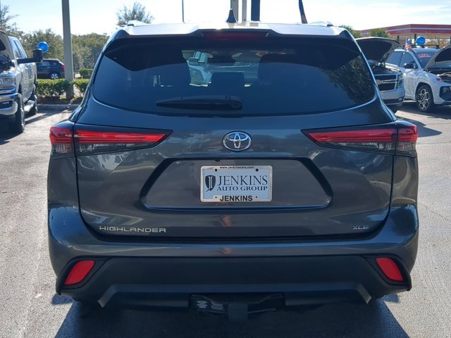Used 2021 Toyota Highlander XLE image 5