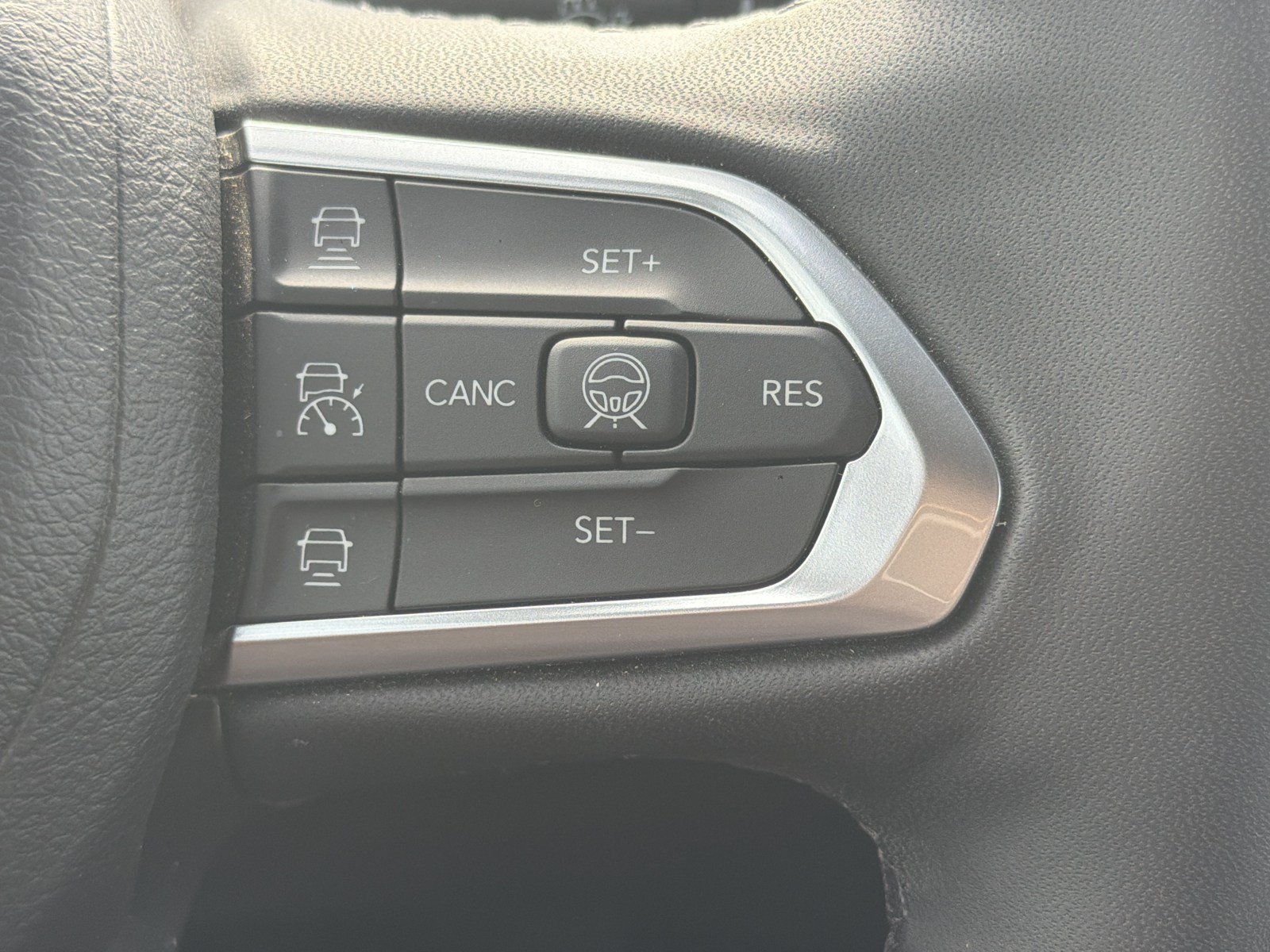Used 2023 Jeep Compass Limited w/ Elite Group AWD/4WD image 28