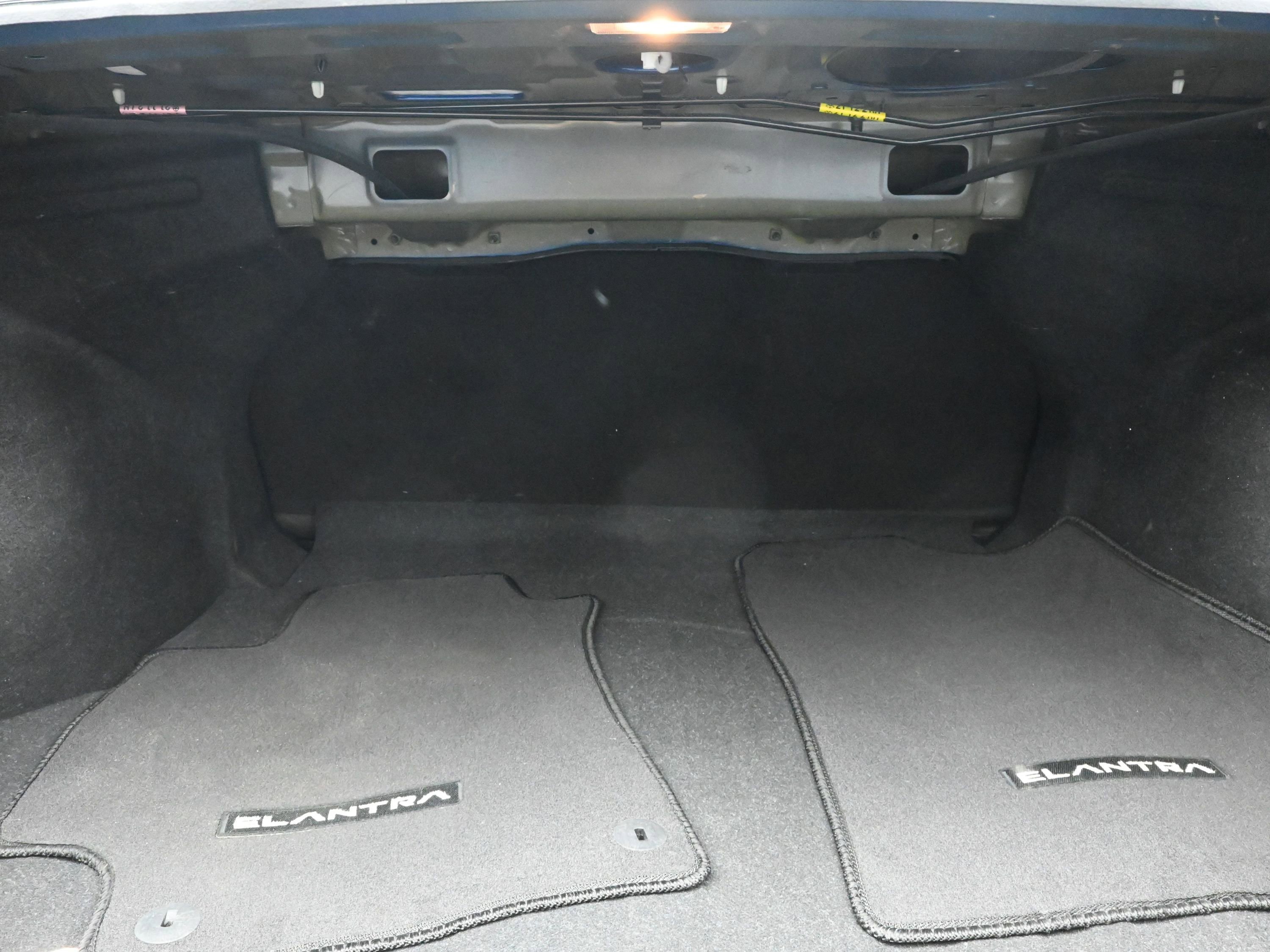 Certified 2022 Hyundai Elantra SEL w/ Convenience Package image 22