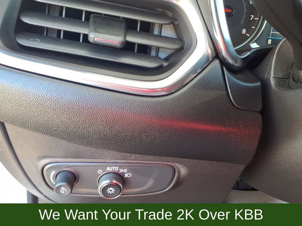 Used 2023 Chevrolet Equinox LT w/ Driver Convenience Package image 17