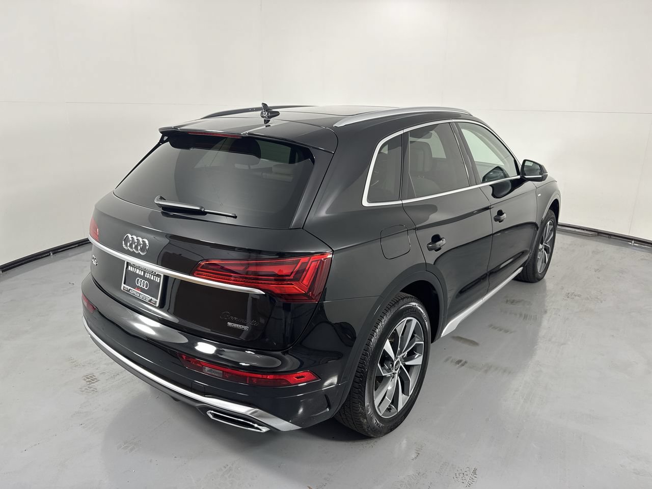 Used 2023 Audi Q5 2.0T Premium Plus w/ Premium Plus Package AWD/4WD image 8