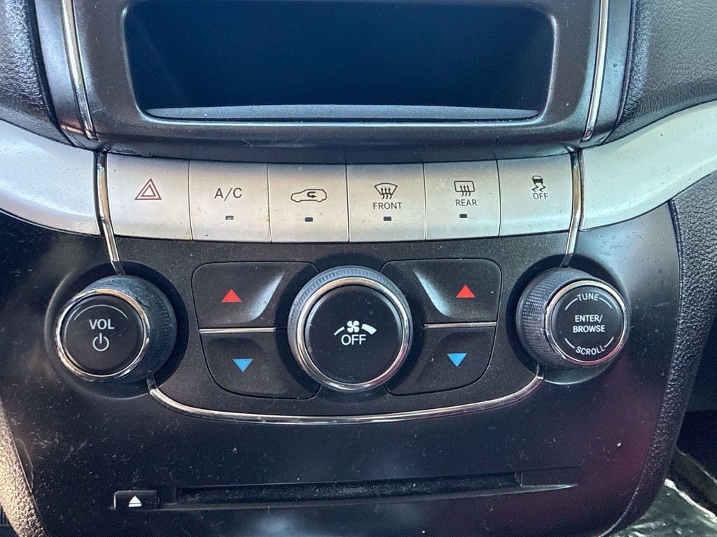 Used 2019 Dodge Journey SE w/ Connectivity Group FWD image 10
