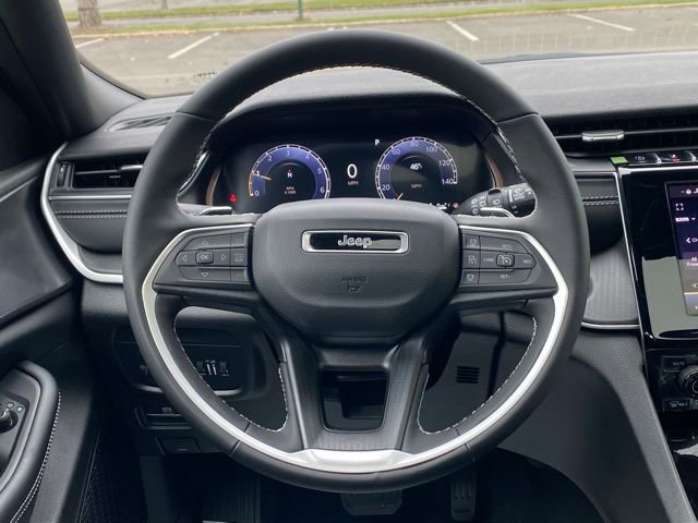 New 2025 Jeep Grand Cherokee Altitude image 22