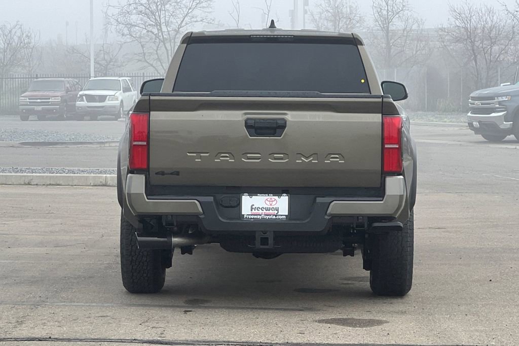 Used 2026 Toyota Tacoma TRD Off-Road AWD/4WD image 5