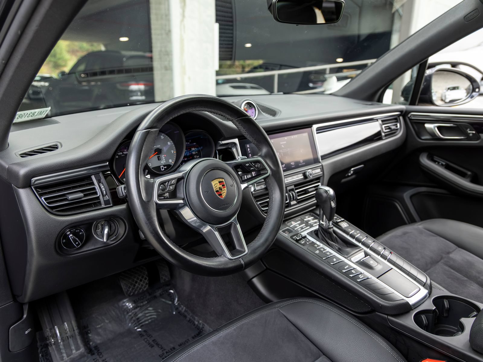 Certified 2021 Porsche Macan S AWD/4WD image 4