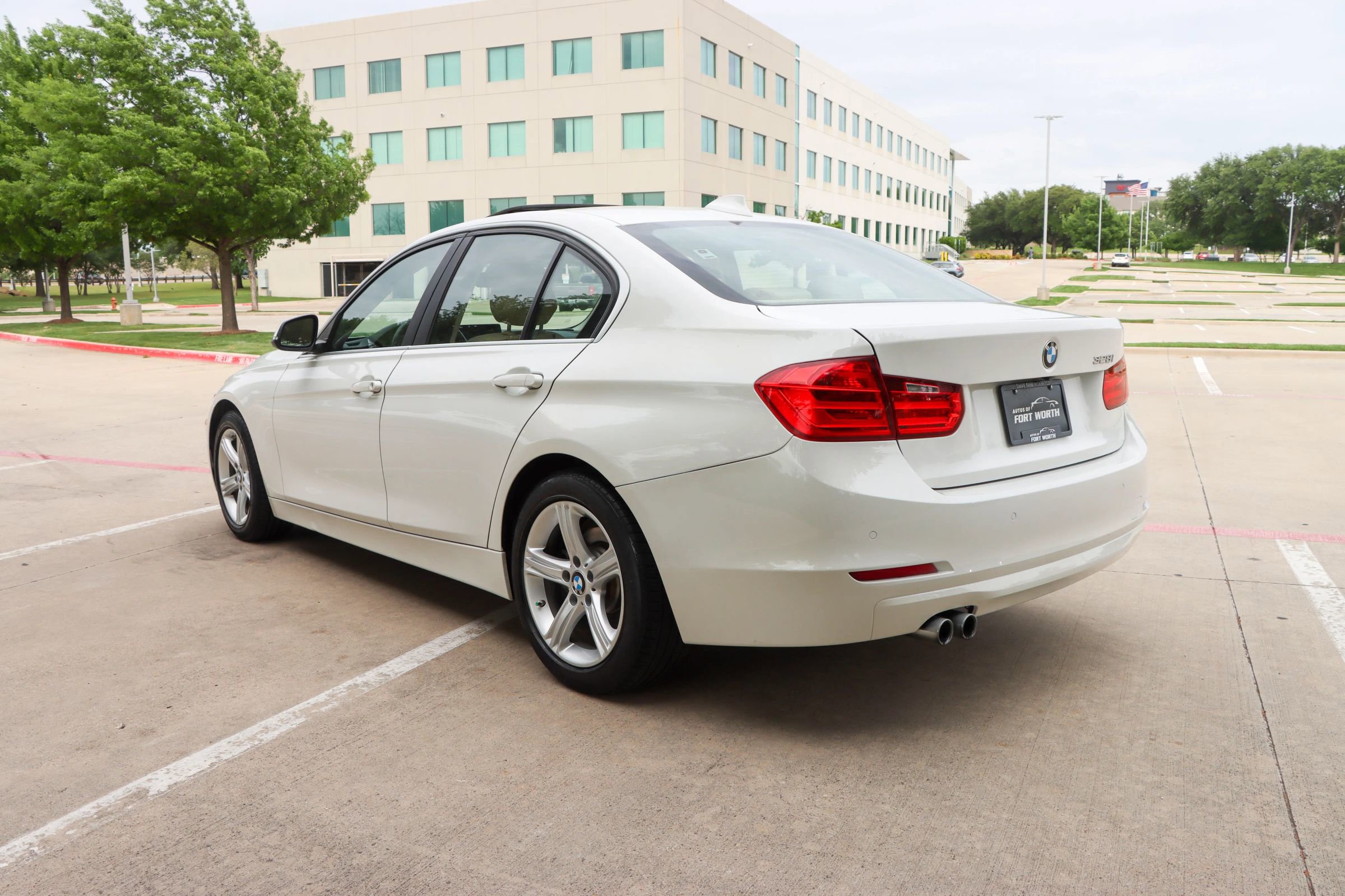 Used 2015 BMW 328i Sedan RWD image 5