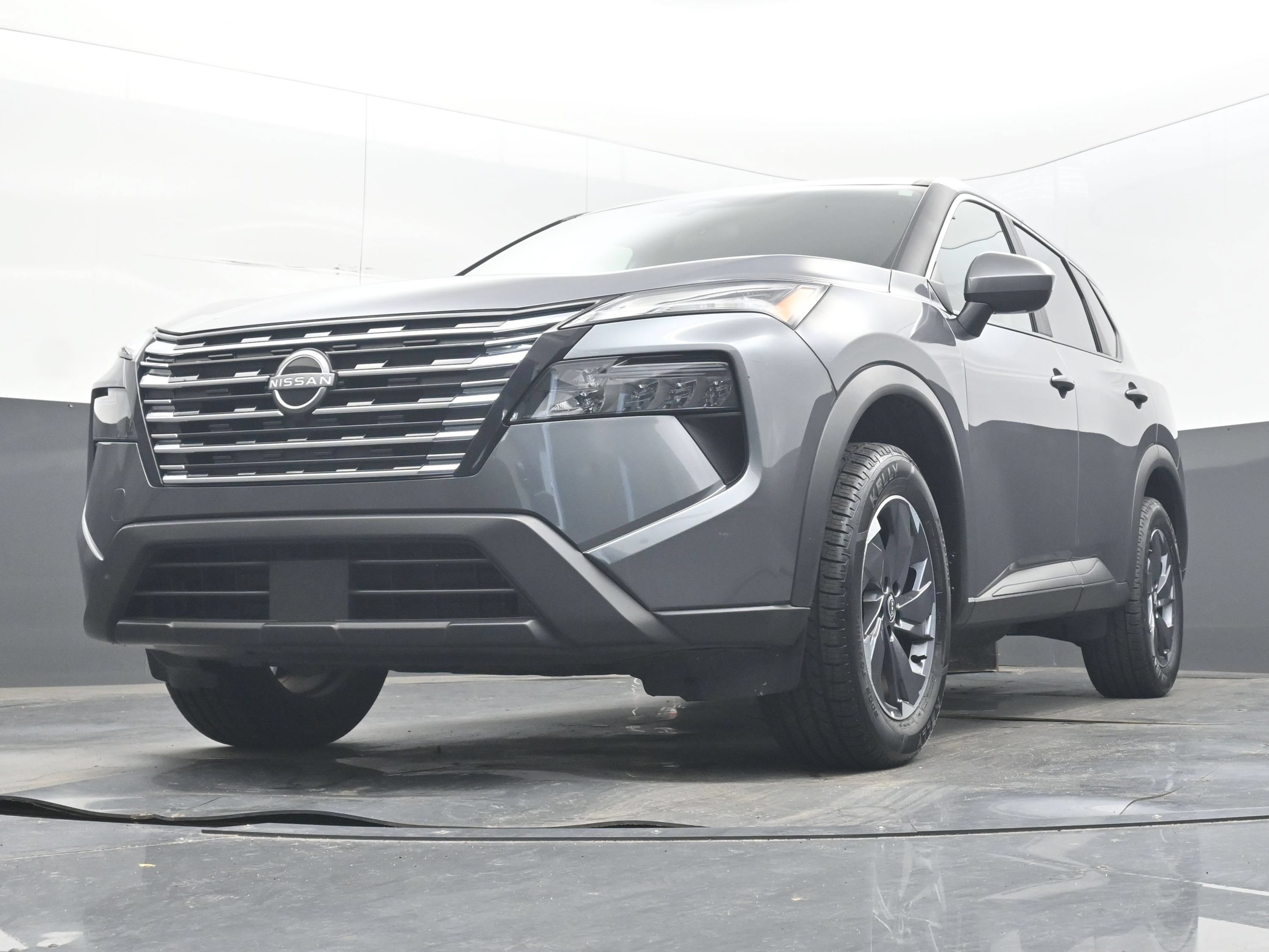 Used 2025 Nissan Rogue SV FWD image 22