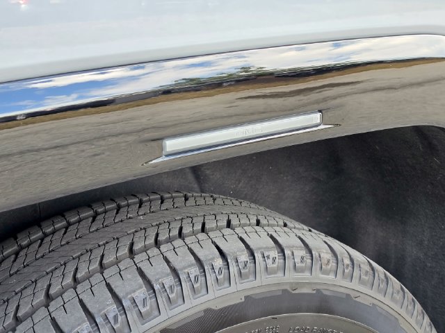 Used 2024 GMC Sierra EV Denali AWD/4WD image 36