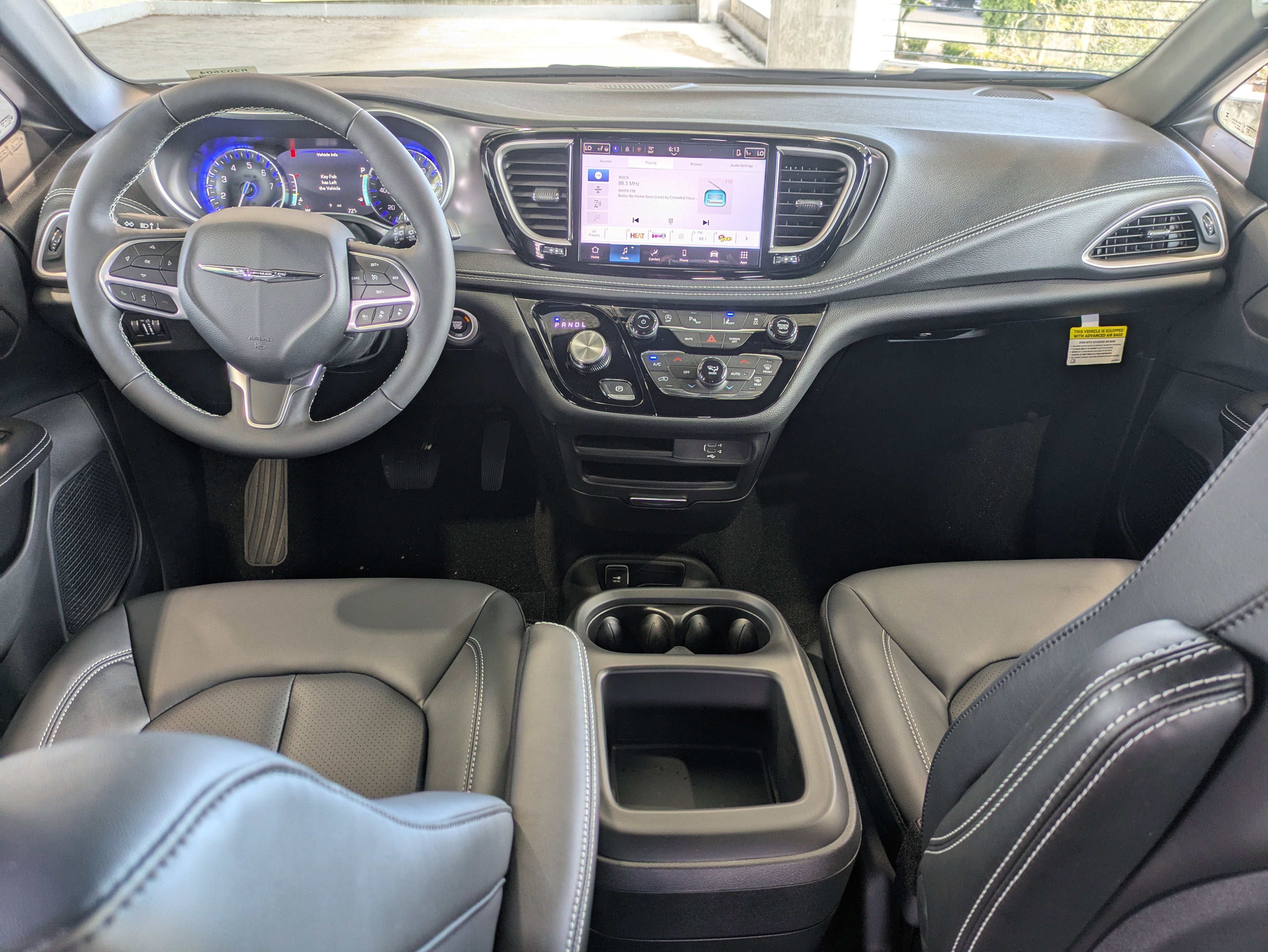 New 2026 Chrysler Pacifica Select image 16