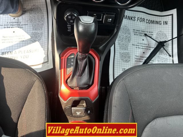 Used 2017 Jeep Renegade Trailhawk AWD/4WD image 21