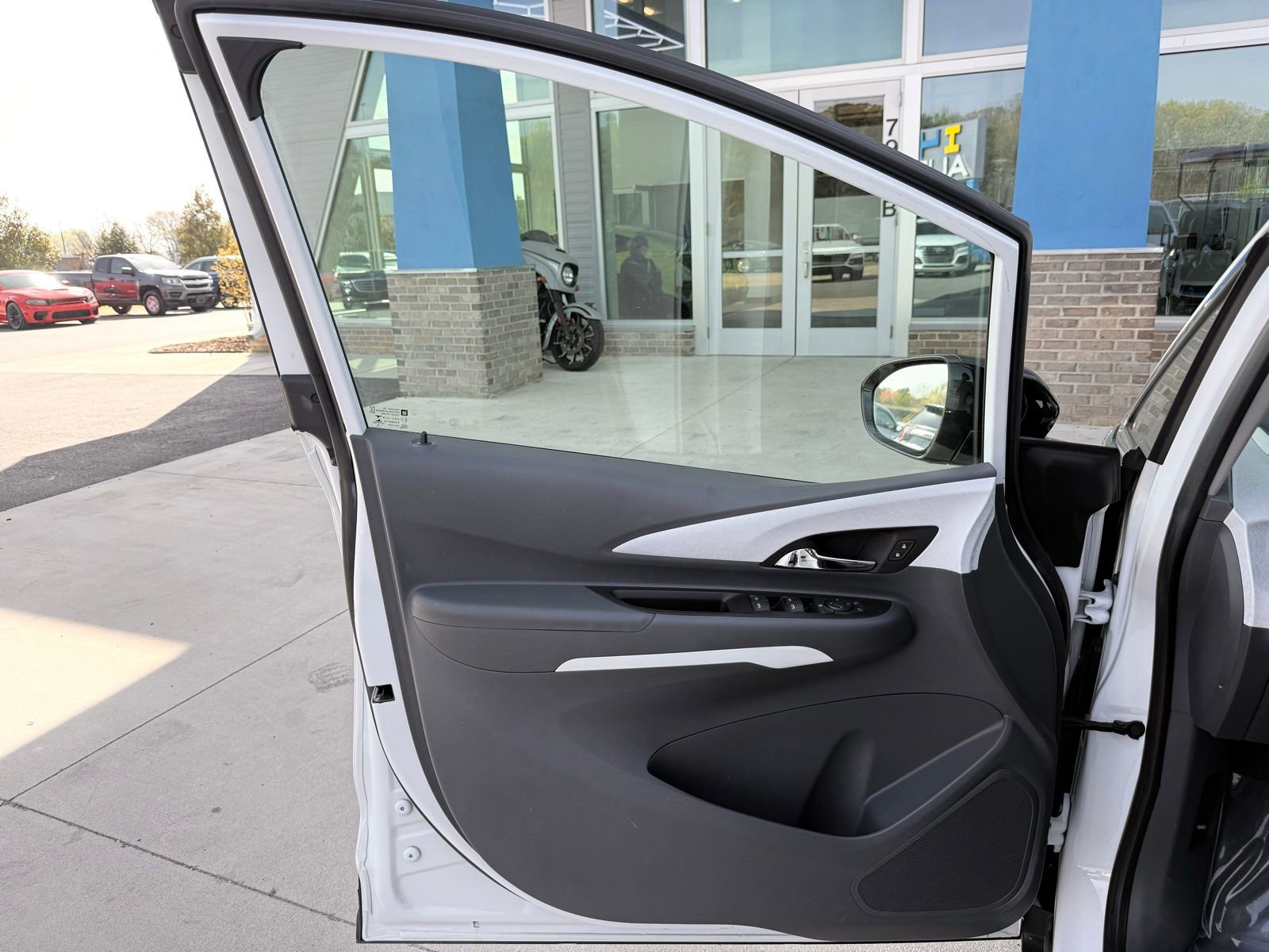 Used 2018 Chevrolet Bolt LT FWD image 19