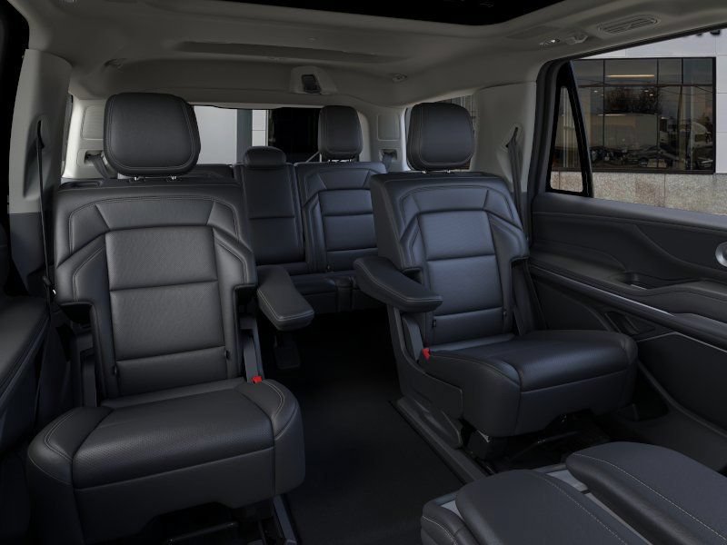 New 2026 Lincoln Navigator Reserve AWD/4WD image 11