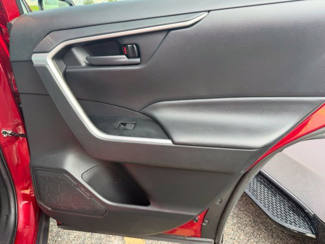 Used 2021 Toyota RAV4 LE FWD image 25